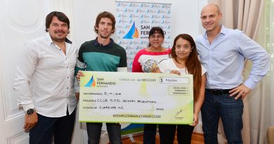 San Fernando entregó una ayuda económica al Club Malvinas Argentinas San Fernando entregó una ayuda económica al Club Malvinas Argentinas