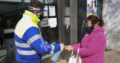 Defensa Civil sigue asistiendo y acompañando a los vecinos en zonas bancarias Defensa Civil sigue asistiendo y acompañando a los vecinos en zonas bancarias