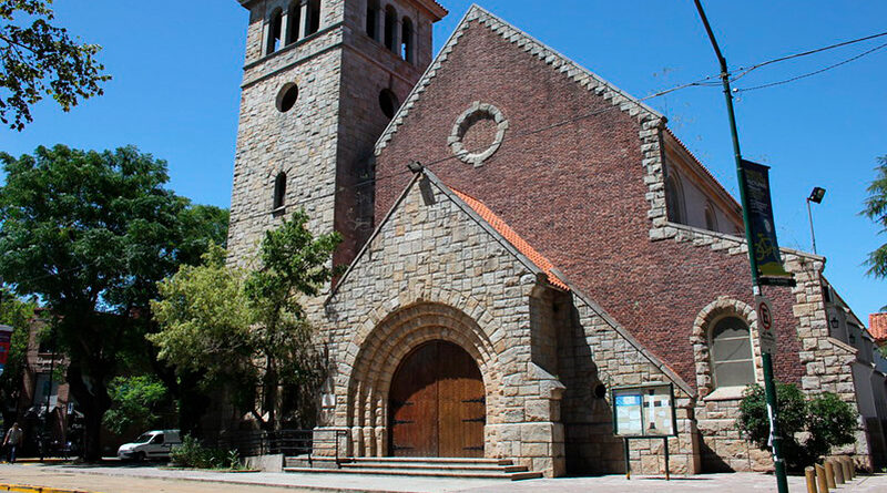 Visita guiada para conocer la historia y arquitectura de siete iglesias 