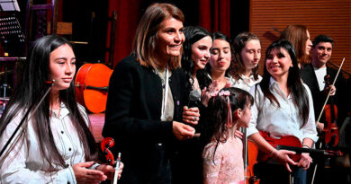 La Orquesta de Cuerdas de Tigre ofreció un emotivo concierto para la comunidad La Orquesta de Cuerdas de Tigre ofreció un emotivo concierto para la comunidad