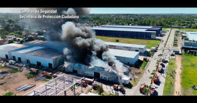 Impactante incendio en el predio de Norlog y rápida respuesta del sistema de Protección Ciudadana de Tigre Impactante incendio en el predio de Norlog y rápida respuesta del sistema de Protección Ciudadana de Tigre