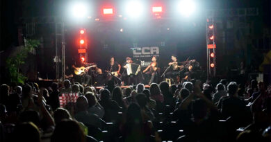 “Casa Abierta” en la CCA cerró el verano con tres noches de música y encuentro en Malvinas Argentinas “Casa Abierta” en la CCA cerró el verano con tres noches de música y encuentro en Malvinas Argentinas