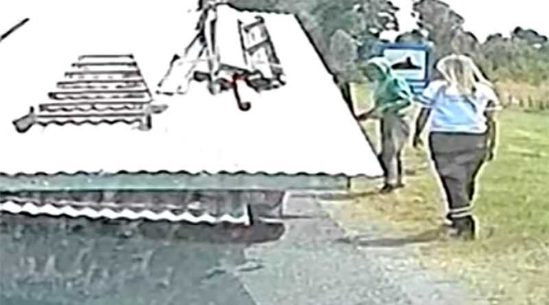 Se detuvo a conductor por circular con carga sobresaliente y poner en riesgo la seguridad vial