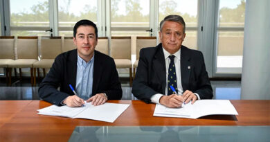 Nardini firma un convenio con la USAL para prácticas en salud pública