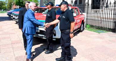 Julio Zamora encabezó la entrega de 25 móviles para el COT 