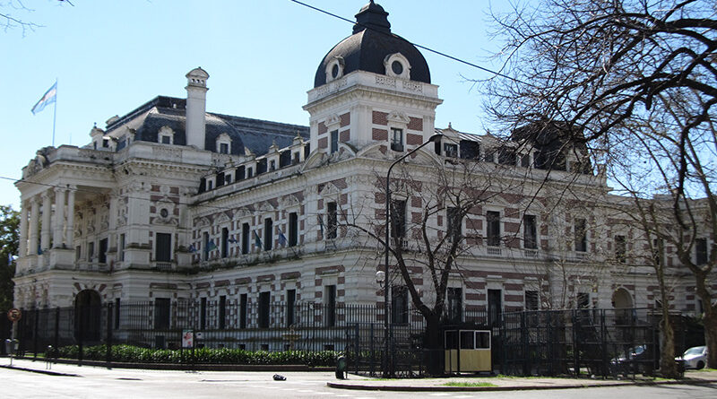 La Provincia acordó con los gremios de la Ley 10430 un aumento salarial del 7,5% escalonado para marzo y abril La Provincia acordó con los gremios de la Ley 10430 un aumento salarial del 7,5% escalonado para marzo y abril