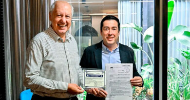 Nardini hizo entrega de la habilitación a la ampliación de la planta de Nevares