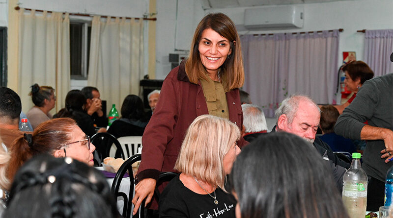 Junto al Municipio, el Centro de Jubilados “Amor de Benavídez” celebró su 43° aniversario 