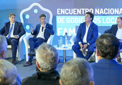 Kicillof se reunió con intendentes y presentaron un reclamo en el Ministerio de Economía