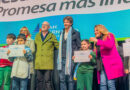 Juan Andreotti tomó a miles de chicos su promesa de lealtad a la Bandera Juan Andreotti tomó a miles de chicos su promesa de lealtad a la Bandera