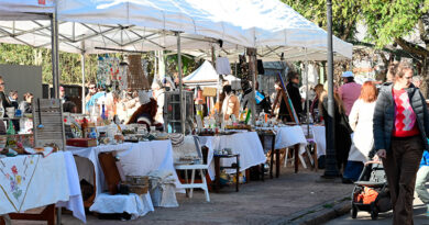 Vecinos y vecinas fueron parte del Festival Cultura Retro en el Boulevard Sáenz Peña de Tigre centro Vecinos y vecinas fueron parte del Festival Cultura Retro en el Boulevard Sáenz Peña de Tigre centro