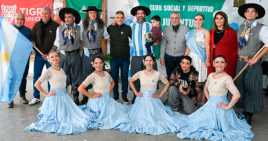 Con un mensaje de respeto y diálogo abierto, Julio Zamora visitó el Club Juventud donde celebró el Día de la Bandera Con un mensaje de respeto y diálogo abierto, Julio Zamora visitó el Club Juventud donde celebró el Día de la Bandera