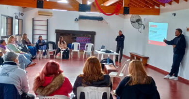 El Municipio presentó el programa “Entramados: Ciudadanía Joven” en la Red Barrial de Don Torcuato El Municipio presentó el programa “Entramados: Ciudadanía Joven” en la Red Barrial de Don Torcuato