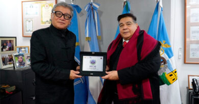 Ishii recibió al titular de la He University de China Ishii recibió al titular de la He University de China