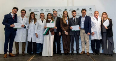 Se reconoció a los 96 nuevos especialistas egresados de sus hospitales municipales
