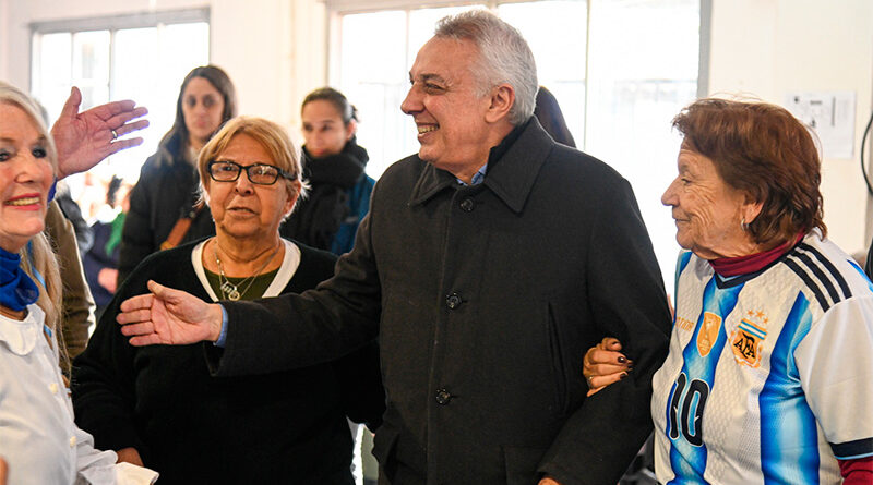 Julio Zamora: “Los adultos mayores son los protagonistas de nuestra comunidad” Julio Zamora: “Los adultos mayores son los protagonistas de nuestra comunidad”