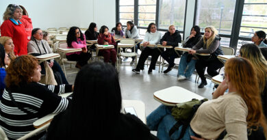 Más de 100 vecinas recibieron el certificado de finalización de sus cursos realizados a través del programa Emprendedoras Rodantes Más de 100 vecinas recibieron el certificado de finalización de sus cursos realizados a través del programa Emprendedoras Rodantes