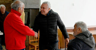 Julio Zamora a adultos mayores: “Es vital estar juntos en medio de las crisis que están atravesando” Julio Zamora a adultos mayores: “Es vital estar juntos en medio de las crisis que están atravesando”