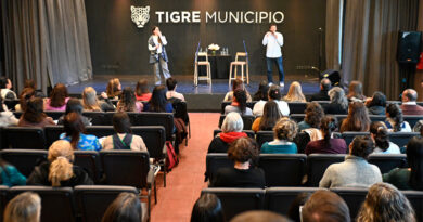 Bajo el lema “Anticipar para cuidar”, el Municipio realizó el conversatorio para construir acuerdos de crianza digital