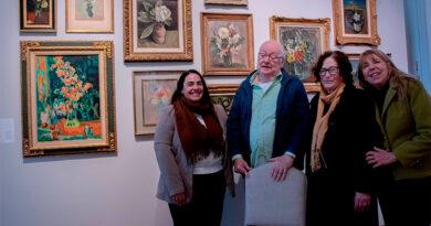 El Dr. Guillermo Jaim Etcheverry visitó el Museo de Arte Tigre