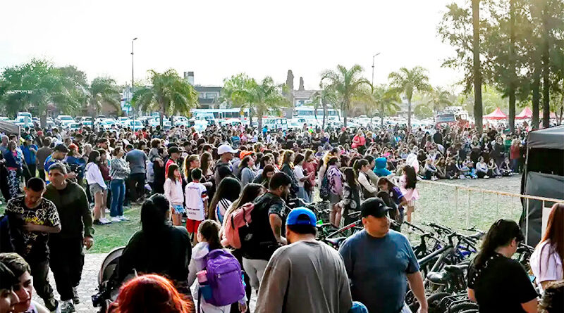 Más de 600 instituciones participaron de la 3º edición de la Expo Municipal de ONG´s en Malvinas Argentinas Más de 600 instituciones participaron de la 3º edición de la Expo Municipal de ONG´s en Malvinas Argentinas