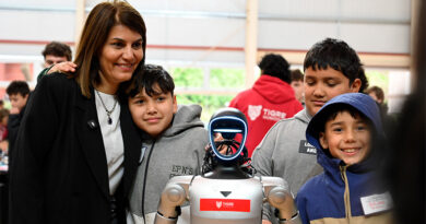 Educación: con más de 130 participantes, el Municipio realizó el primer torneo de la escuela de tecnología y robótica Educación: con más de 130 participantes, el Municipio realizó el primer torneo de la escuela de tecnología y robótica