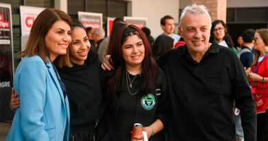 Julio Zamora recorrió la Expo CUT Universidades 2026 junto a centenares de estudiantes Julio Zamora recorrió la Expo CUT Universidades 2026 junto a centenares de estudiantes