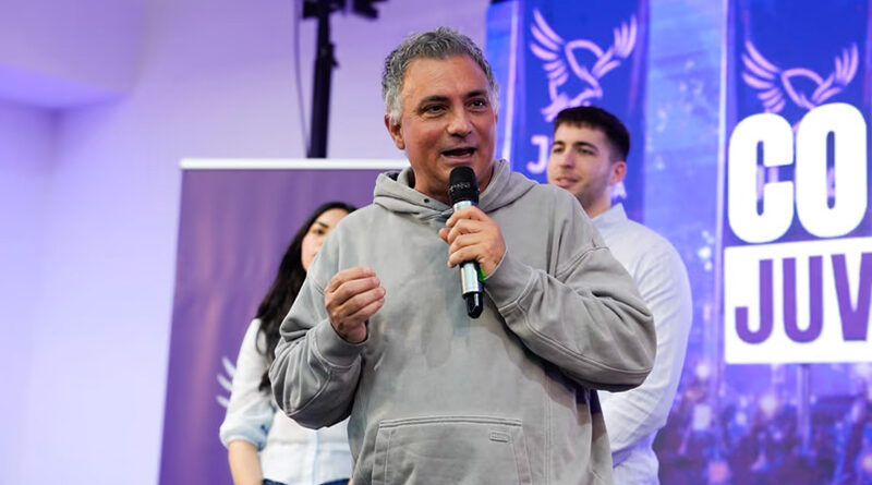 Pareja pidió “que continúen defendiendo las ideas de Milei” Pareja pidió “que continúen defendiendo las ideas de Milei”
